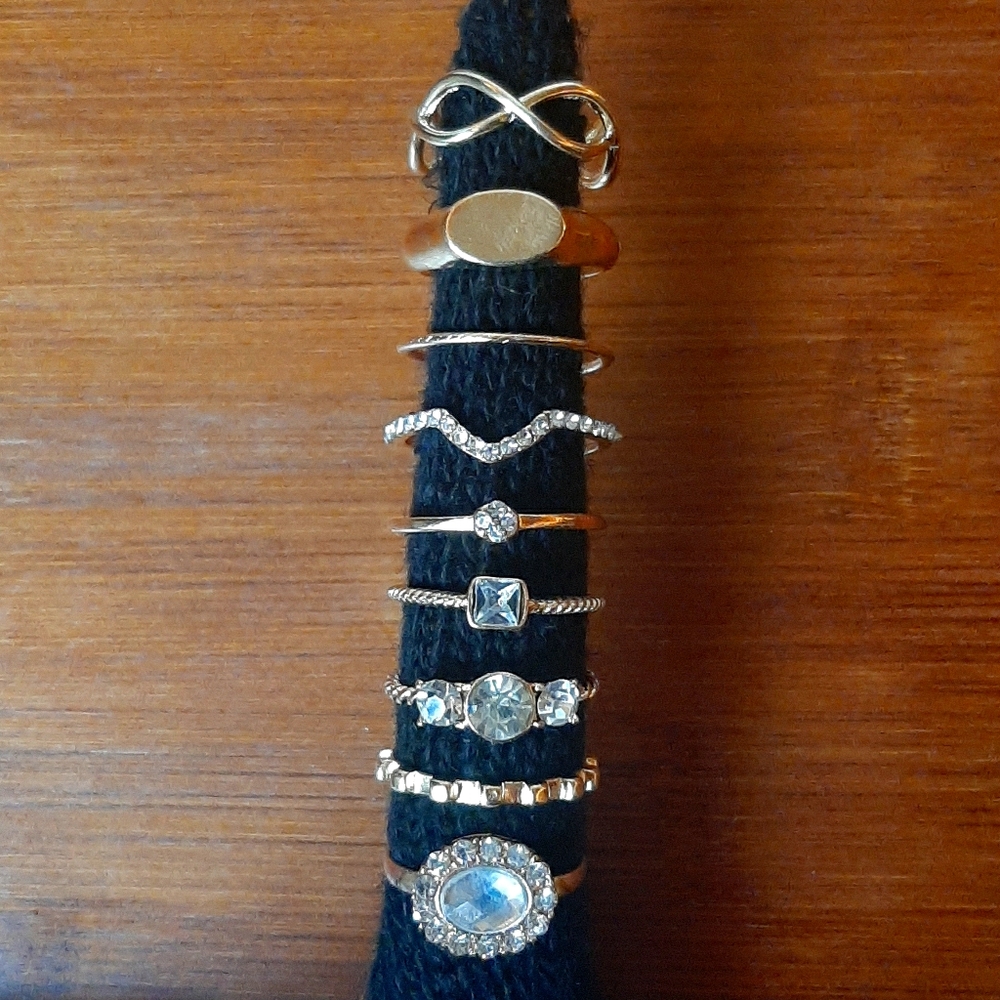 9 Piece Gold Rings
